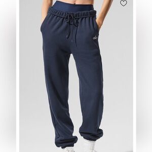 ALO Yoga Navy Blue Accolade sweatpant